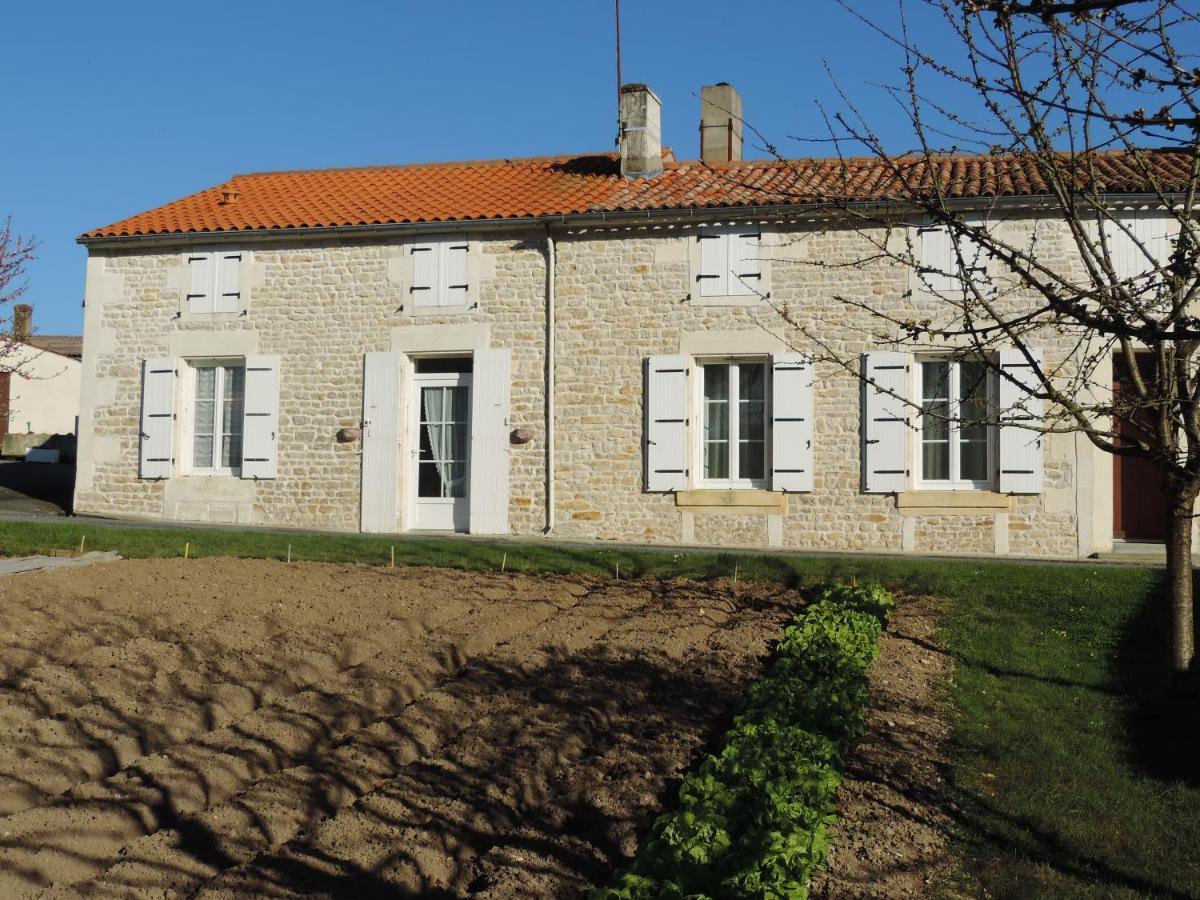 Gîte de l'Aubrée 17 Puy-du-Lac Esterno foto