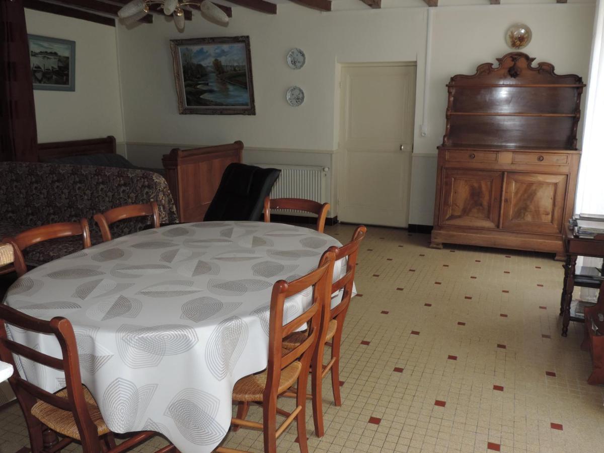 Gîte de l'Aubrée 17 Puy-du-Lac Esterno foto