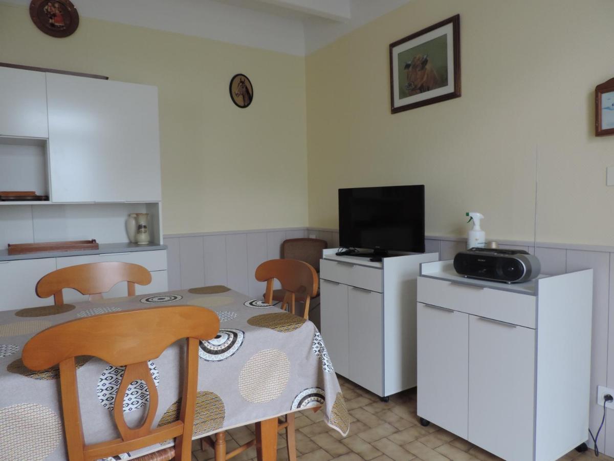 Gîte de l'Aubrée 17 Puy-du-Lac Esterno foto