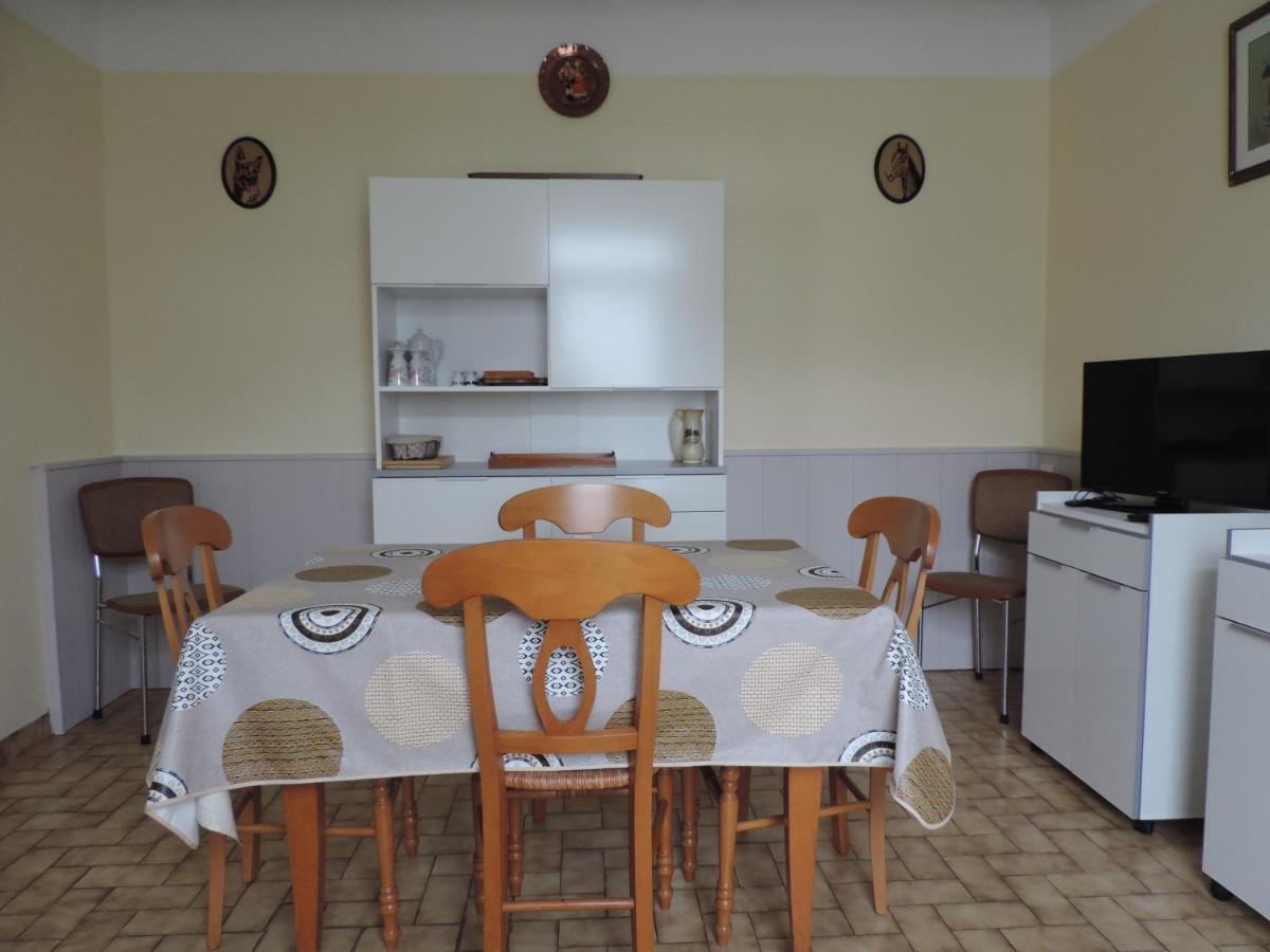 Gîte de l'Aubrée 17 Puy-du-Lac Esterno foto